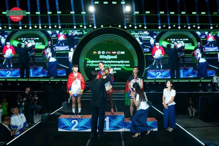 پنج مدال ارزشمند افغانستان در مسابقات جهانی کانخمر ۱۴۰۴؛ درخشش فایترهای جوان در سیهانوکویل کامبوج