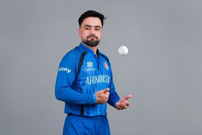راشد خان، ستارهٔ بزرگ افغانستان، نخستین بازیکن تاریخ با ۷۰۰ ویکت در کریکت T20 شد